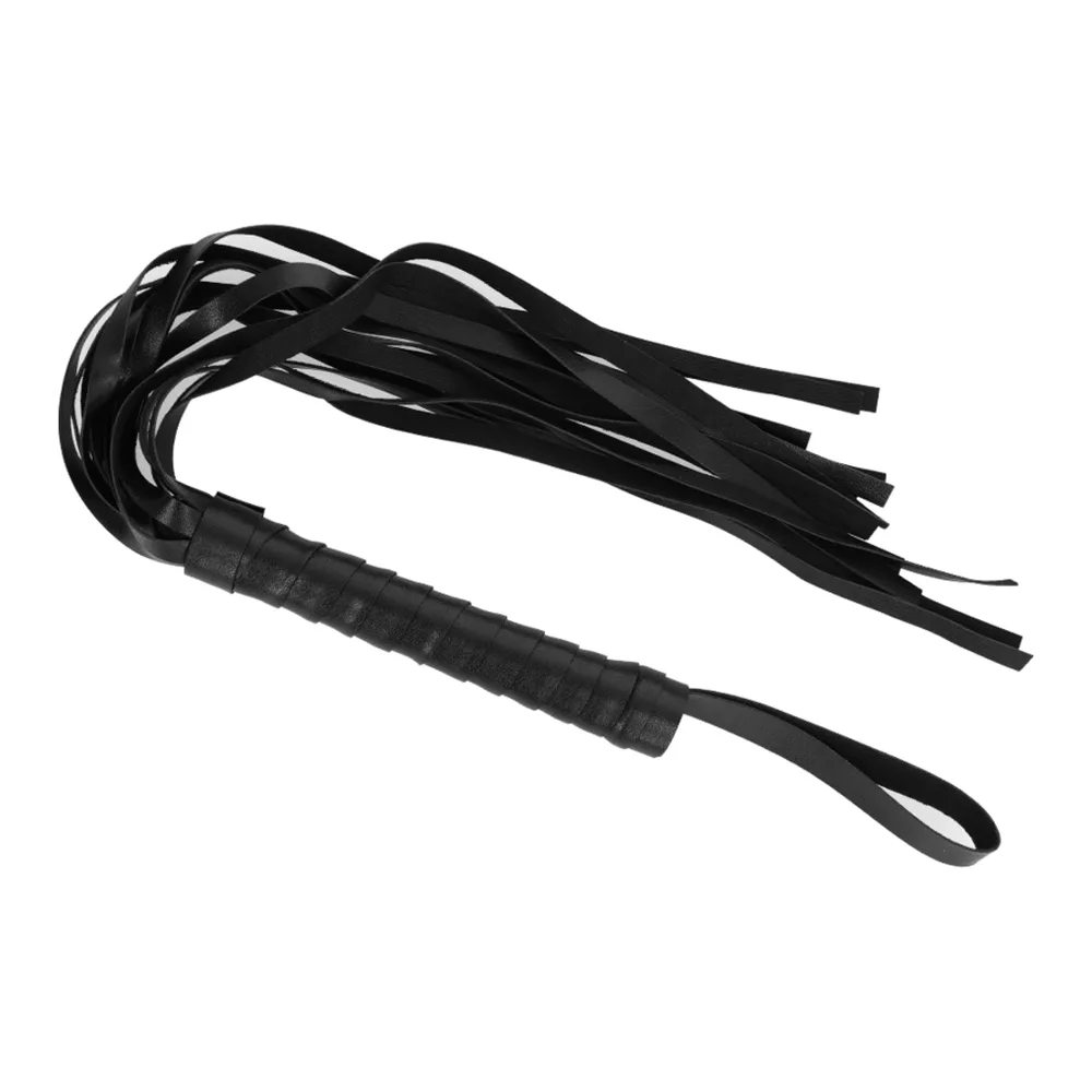 Martinet noir avec chute composée de multiples lanières et manche tressé, sur fond blanc