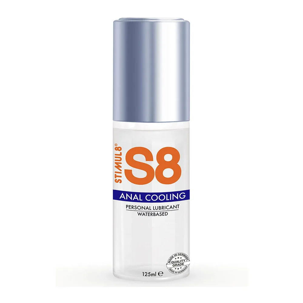 Flacon de lubrifiant S8 Anal Cooling blanc et argent de 50 ml, avec étiquette orange et bleue indiquant sa formule à base d'eau et effet refroidissant, sur fond blanc