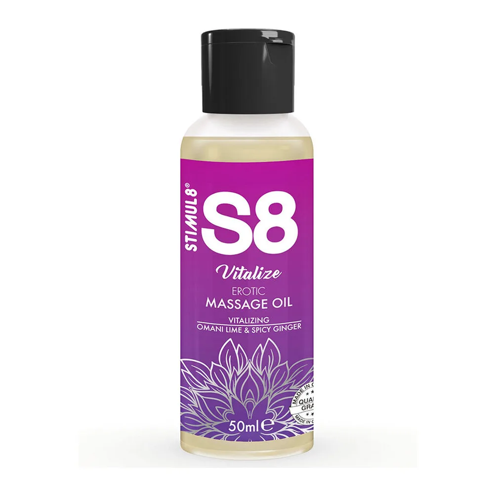 Flacon de 50 ml d'huile de massage érotique S8 Vitalize à étiquette violette, avec bouchon noir, contenant un liquide ambré clair aux arômes de citron vert et gingembre épicé