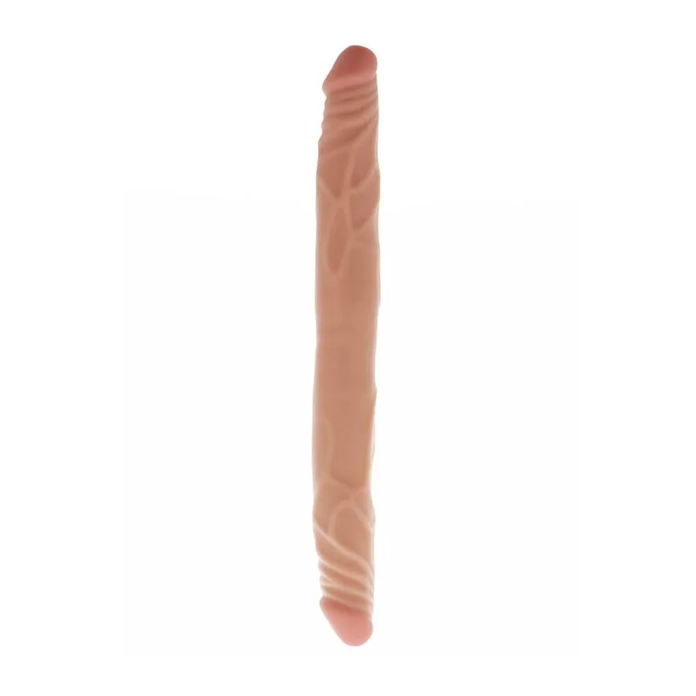 Double dong en silicone chair avec veines marquées, forme droite et effilée aux deux extrémités, texture lisse et brillante sur fond blanc