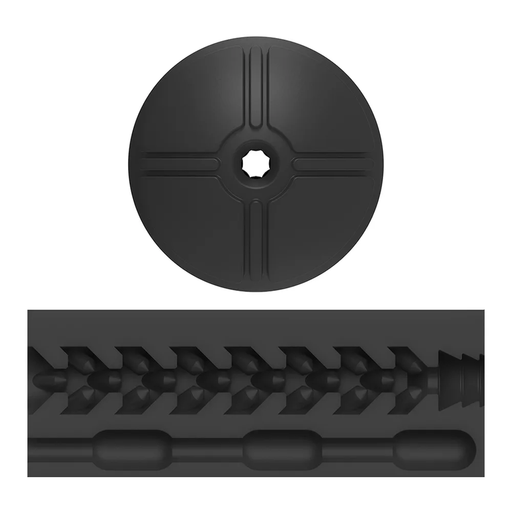 Couverture noire pour masturbateur, de forme cylindrique avec base arrondie et rainures verticales, vue de face sur fond blanc