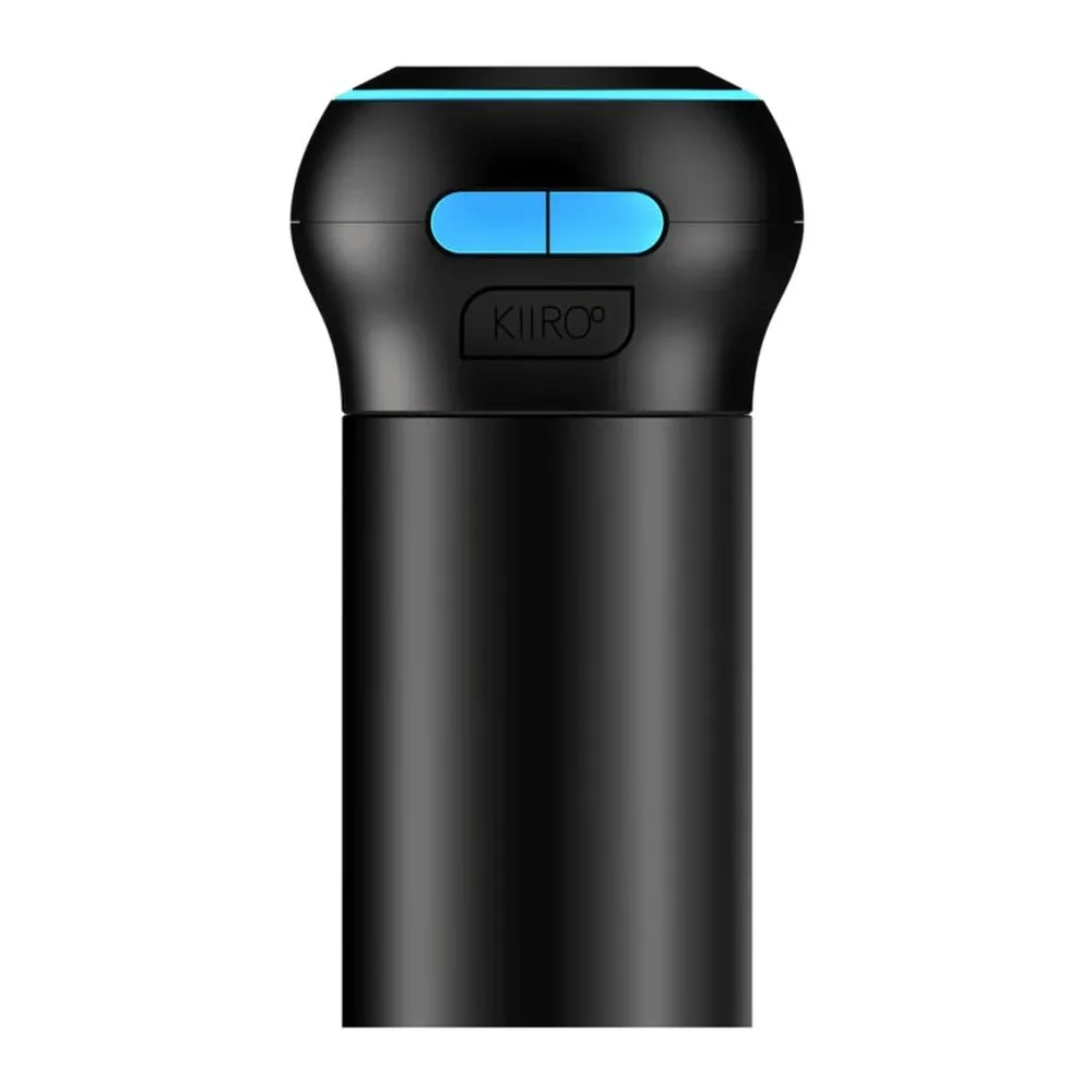 Emballage blanc d'une télécommande interactive noire avec anneau bleu luminescent, montrant le produit et un accessoire, texte en anglais et russe, fond blanc