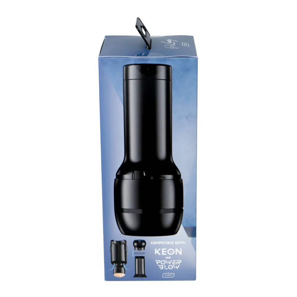 Masturbateur noir cylindrique tenu en main, avec embout chair en forme de vagin, tunnel à crêtes spiralées, sur fond blanc