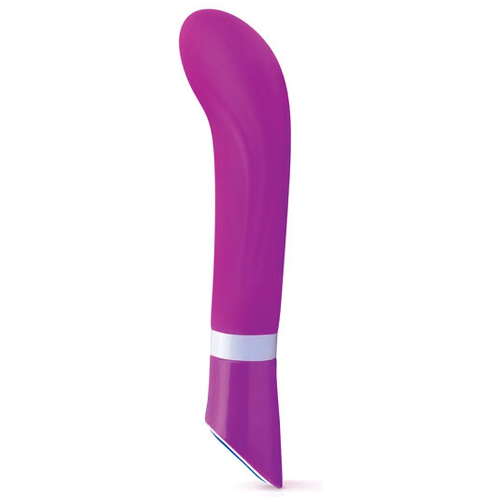 Vibromasseur violet magenta avec courbe anatomique, bande blanche au milieu et pointe arrondie, sur fond blanc