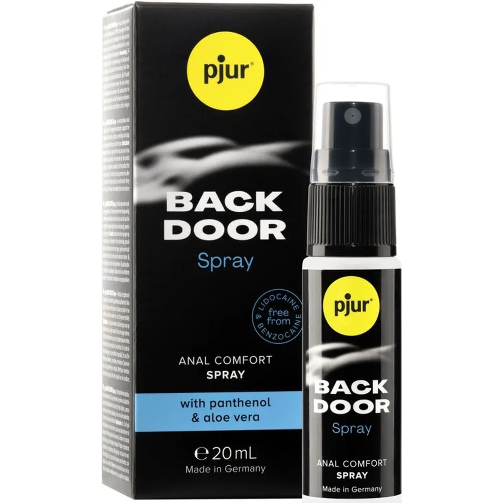 Emballage et flacon spray Back Door de pjur, spray anal 20 ml avec panthenol et aloe vera, fond noir avec logo jaune et texte blanc