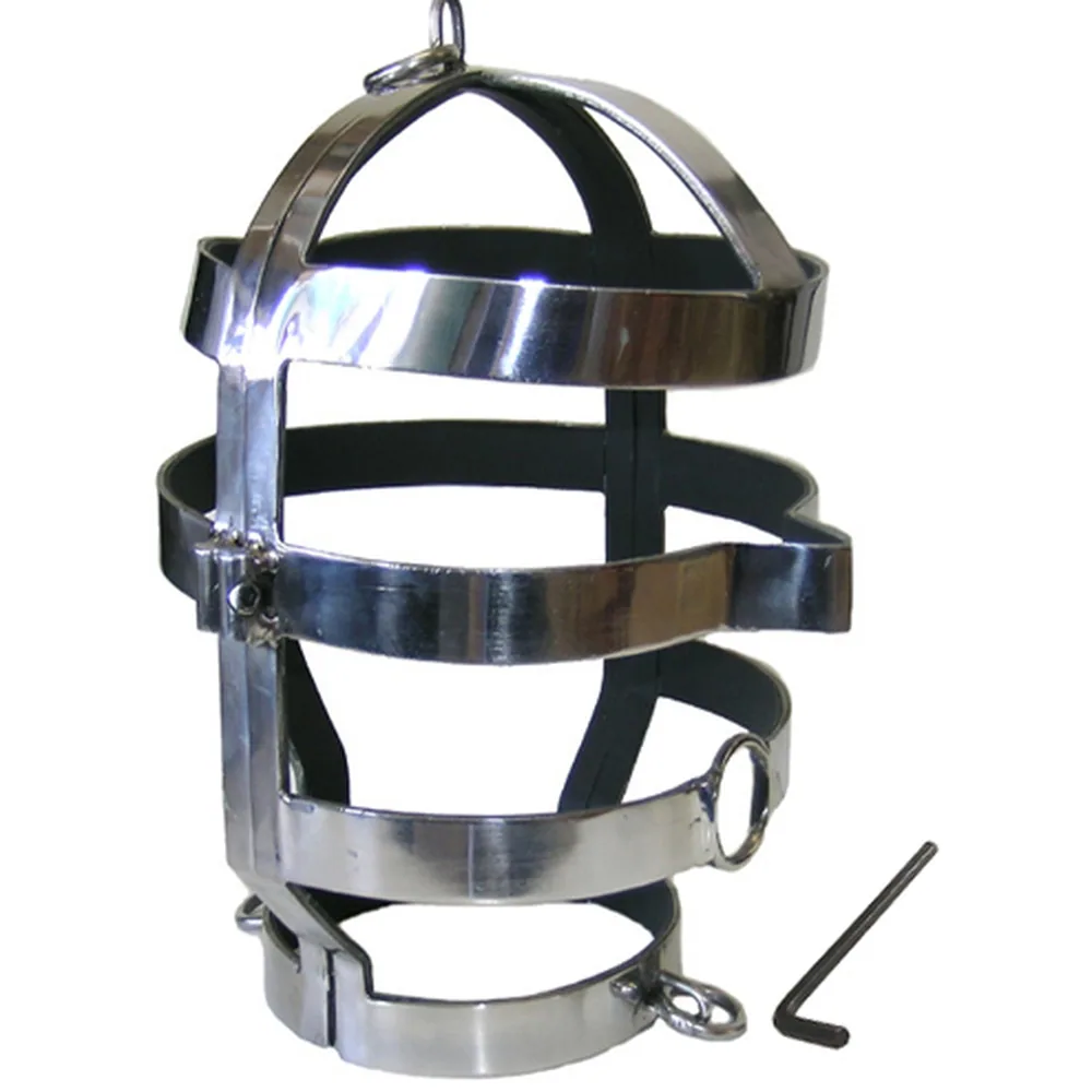 Masque cage en acier inoxydable avec collier intégré, composé de bandes métalliques horizontales et de sangles noires, fermé par boulons, sur fond blanc