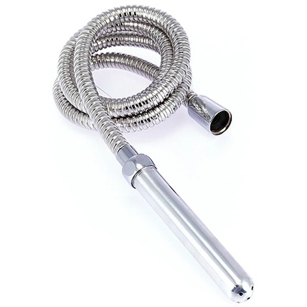 Douche intime en métal avec flexible tressé chromé de 1,5 m et canule acier droite, raccord chromé visible sur fond blanc