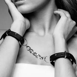 Maze Menottes Bijoux Indiscrets - vue de profil