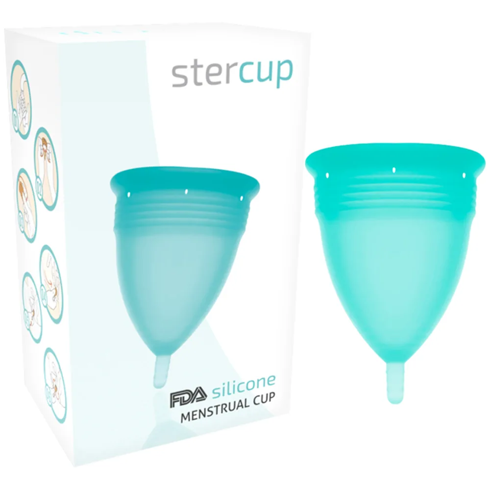 Coupe menstruelle Stercup en silicone turquoise, présentée avec son emballage blanc et bleu, montrant le produit seul et en contexte d'utilisation