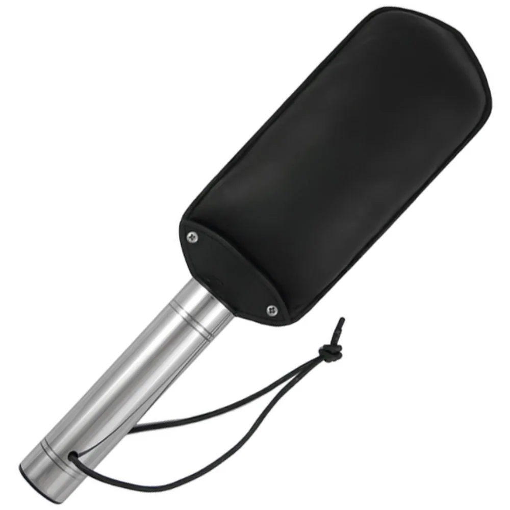 Paddle avec tête noire en cuir véritable et manche en acier inoxydable brossé, cordelette d'attache noire, sur fond blanc