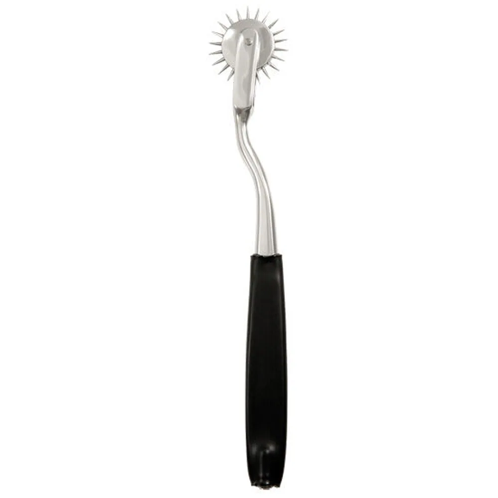 Pinwheel électrifié à tige courbée chromée, tête piquante circulaire radiée et manche noir sur fond blanc