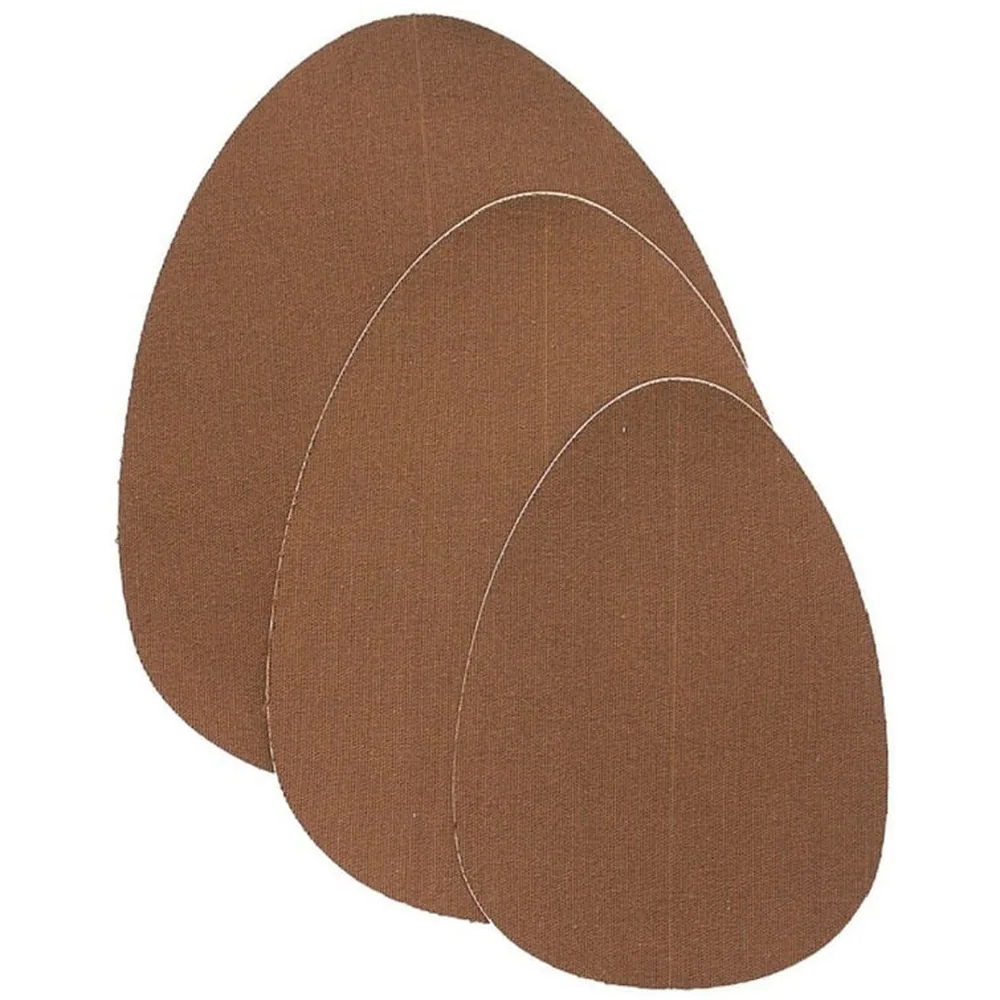 Cache-téton en forme de fleur à six pétales, taupe, en matière satinée texturée, sur fond blanc