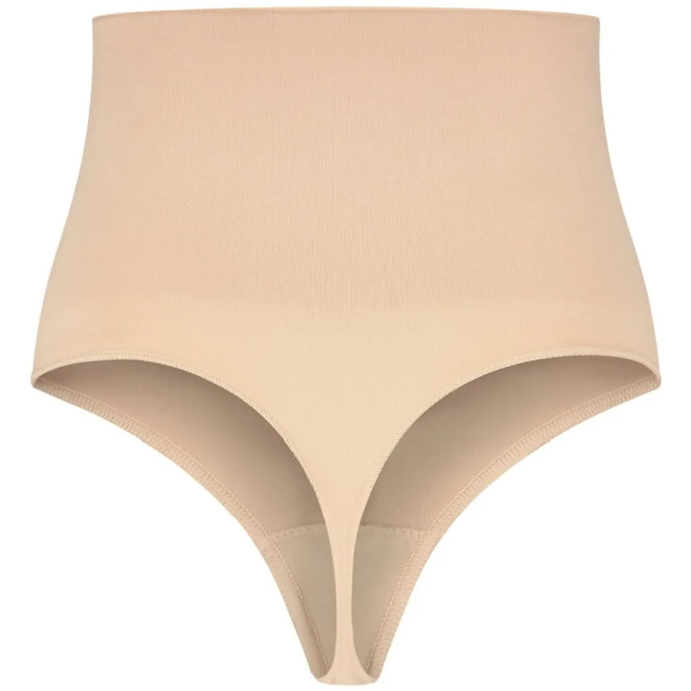 String beige gainant taille haute sans couture, vue de face sur fond blanc, montrant la structure lisse et épousant la silhouette