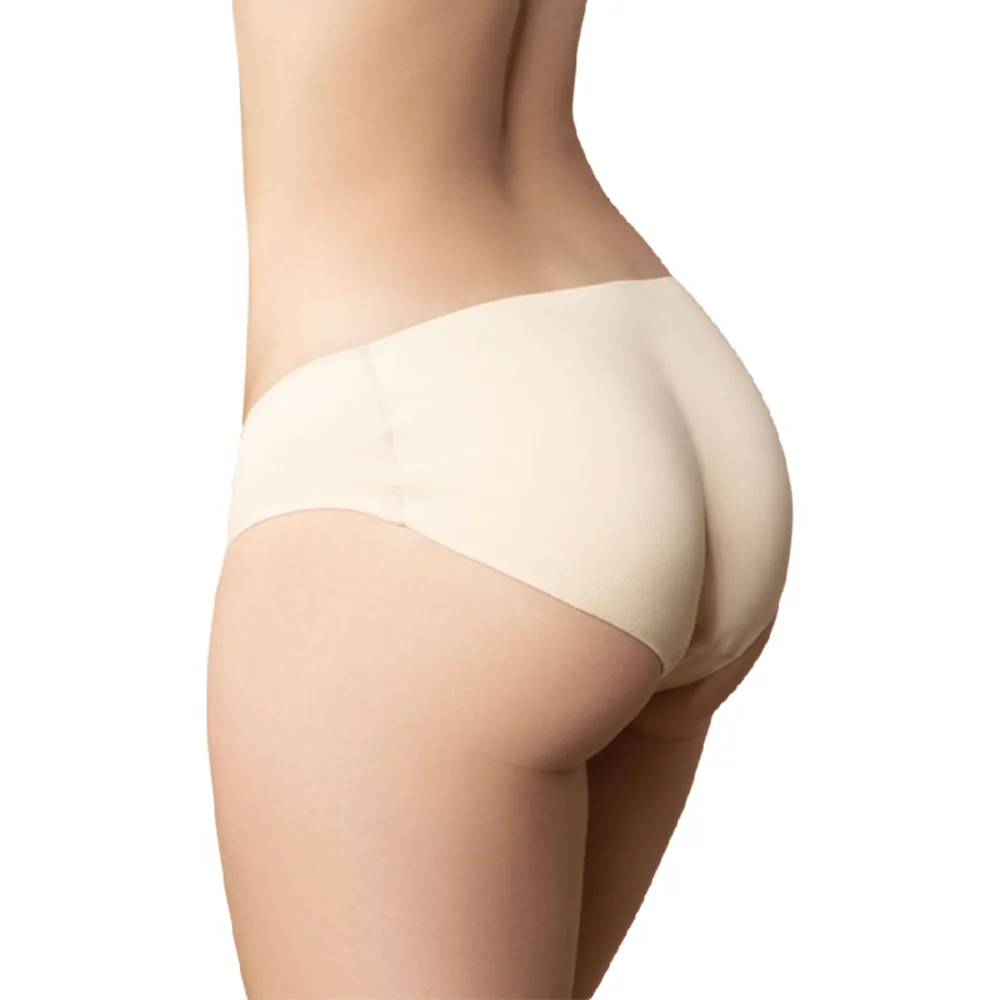 Culotte taille basse beige clair en matière extensible, rembourrée à l'arrière, portée sur fond blanc