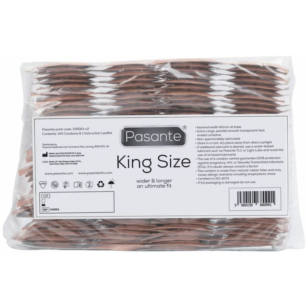 Emballage transparent de 144 préservatifs Pasante King Size, sachets individuels marron et blanc visibles à l'intérieur, étiquette noire avec mentions de conformité