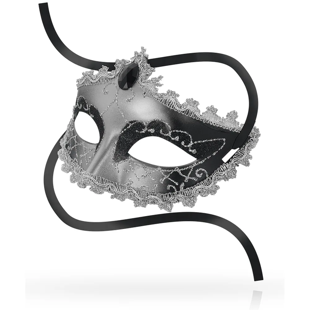 Masque vénitien en satin argenté à bordure dentelée ornée, avec pierre décorative noire au front et rubans de maintien noirs