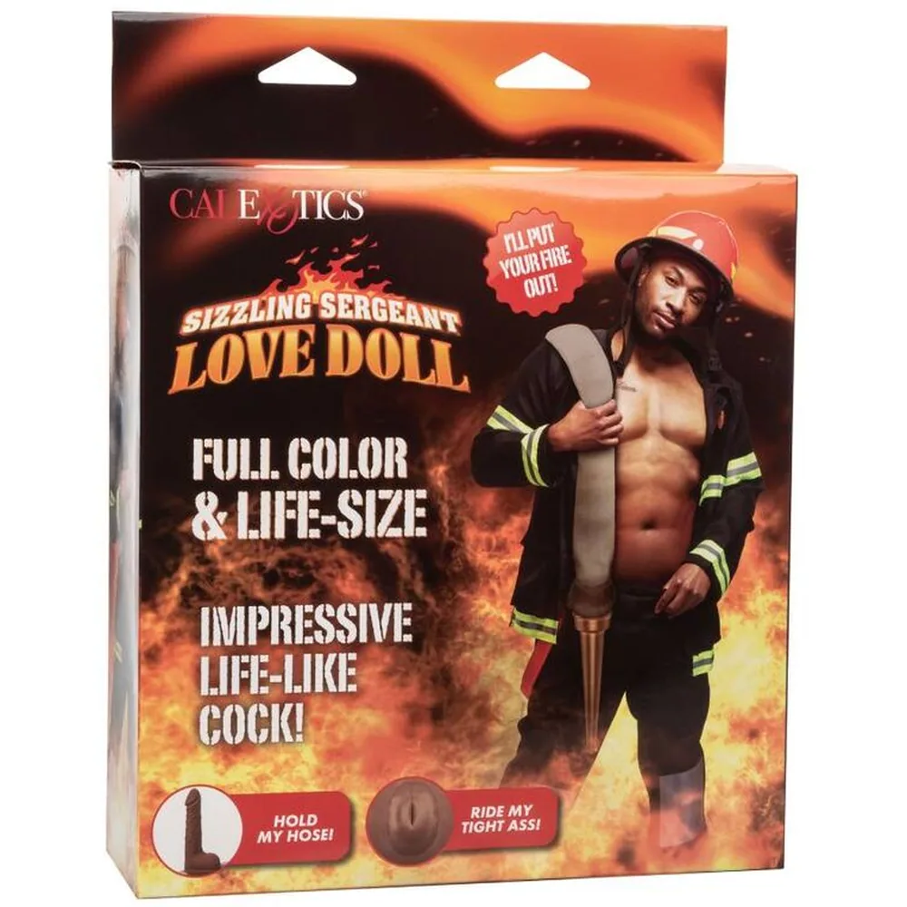 Emballage de poupée gonflable masculine Sergeant Love Doll avec photo d'un homme en tenue de pompier, et détails du produit : pénis moulé brun et passage anal