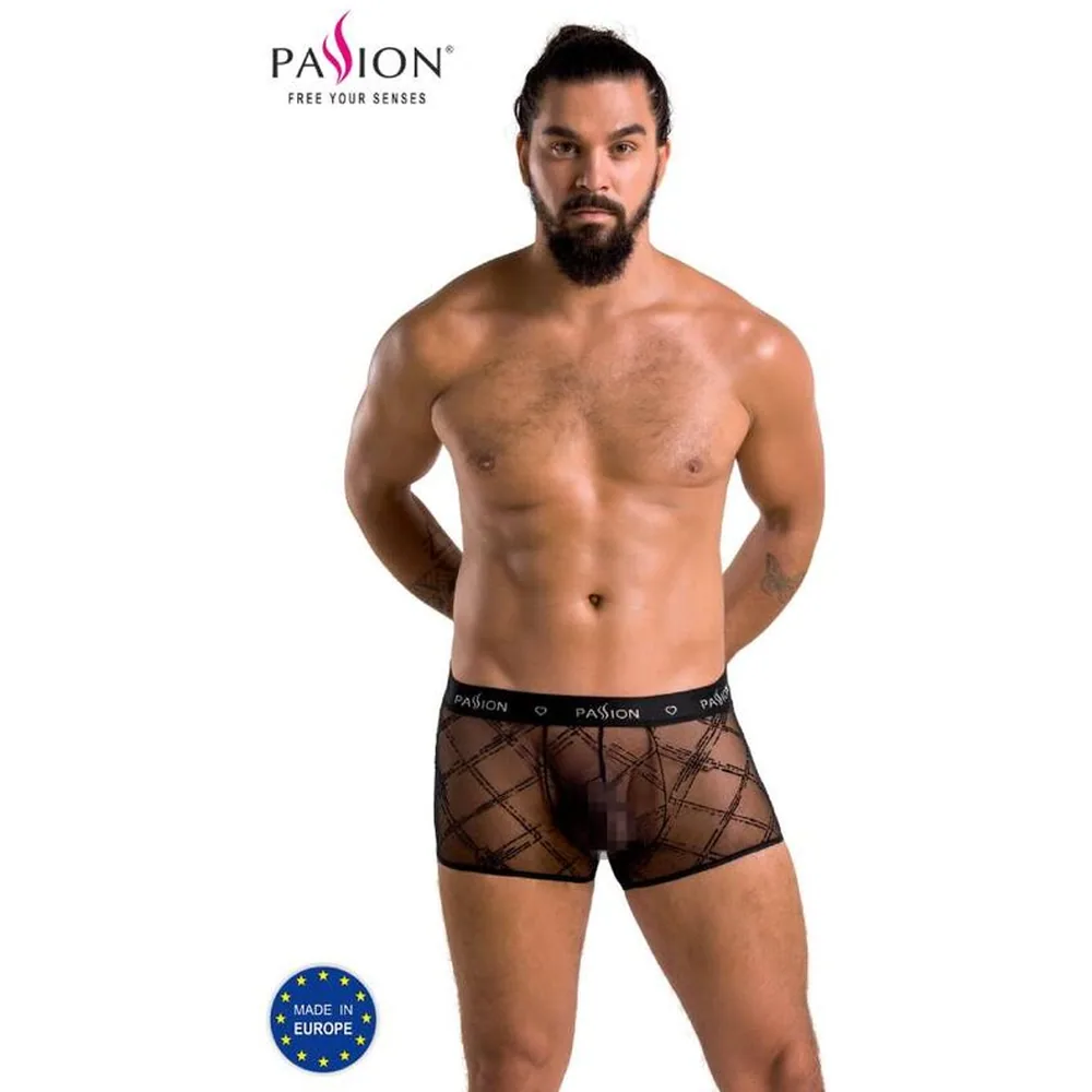 Short James en résille noire avec motif de lignes croisées, taille élastiquée noire marquée « PASSION » avec petits cœurs, vue de face