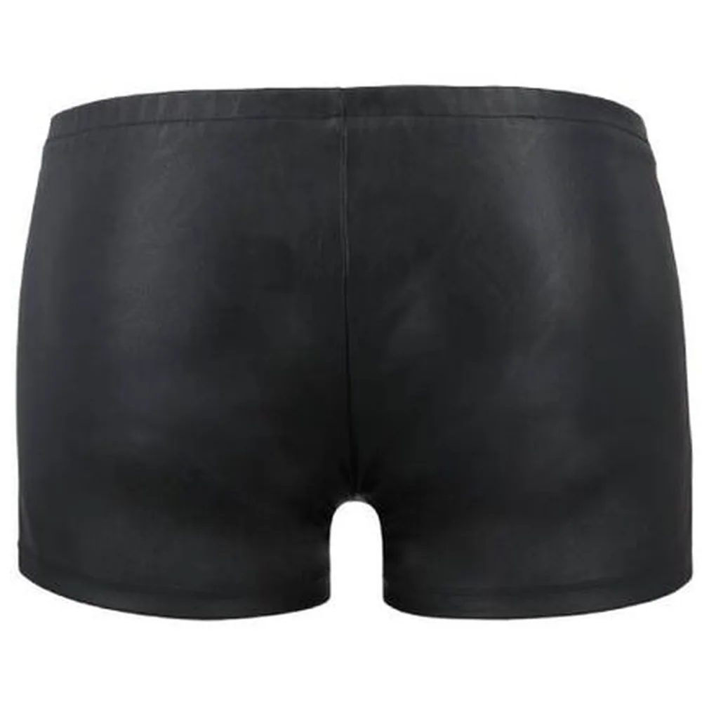 Short moulant noir en similicuir mat avec fermetures zip argentées sur les hanches, vue de face
