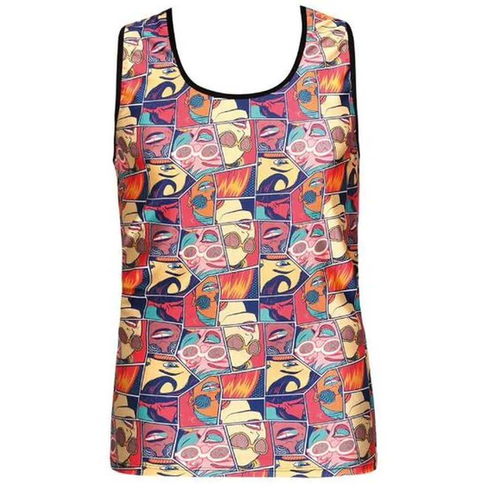 Débardeur homme multicolore à motif de cases de bande dessinée en rouge, bleu, jaune et beige, porté avec slip assorti, ceinture élastique noire visible