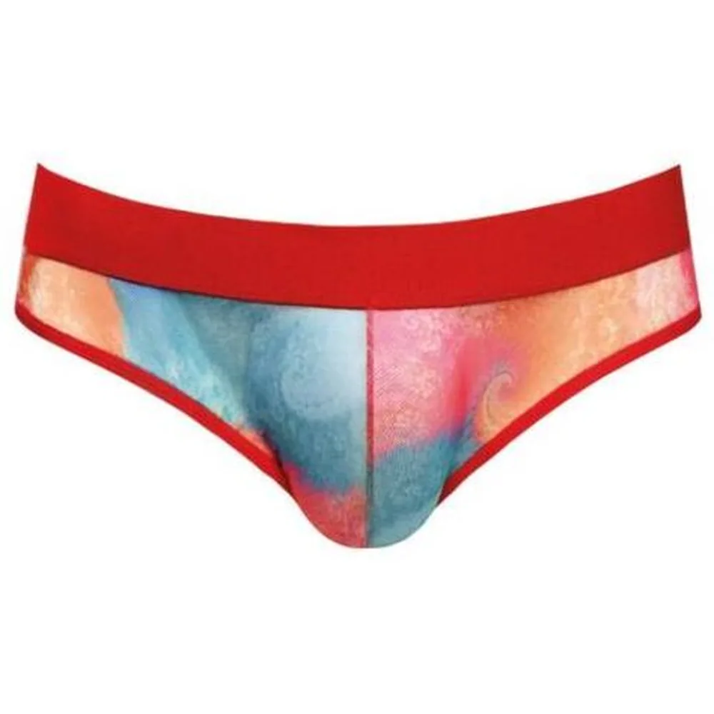Slip rouge avec façade à dégradé aquarelle bleu, rose et pêche, ceinture élastique rouge, vue de face sur fond blanc