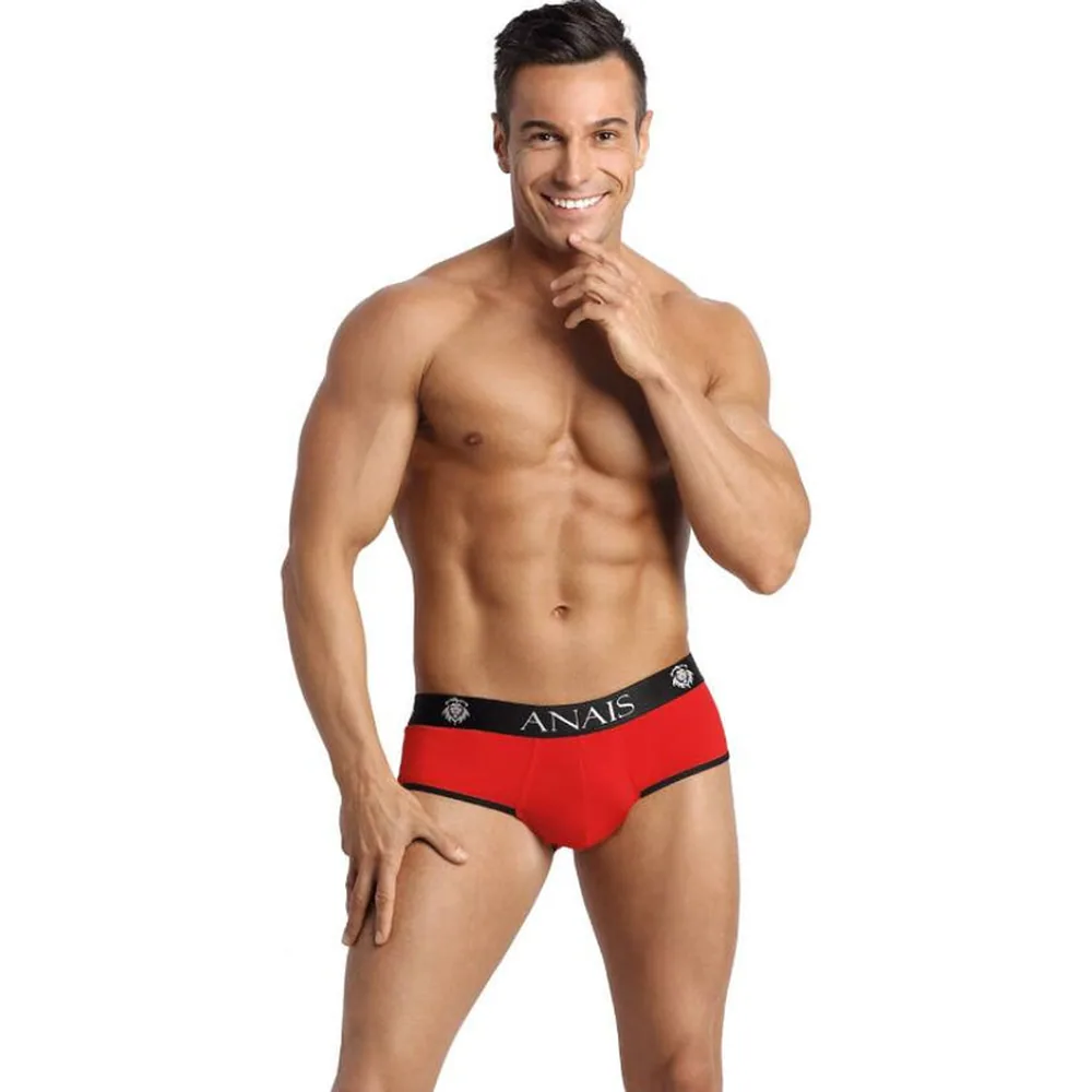 Bikini rouge en microfibre avec bandeau noir marqué du logo ANAIS, porté par un homme sur fond blanc