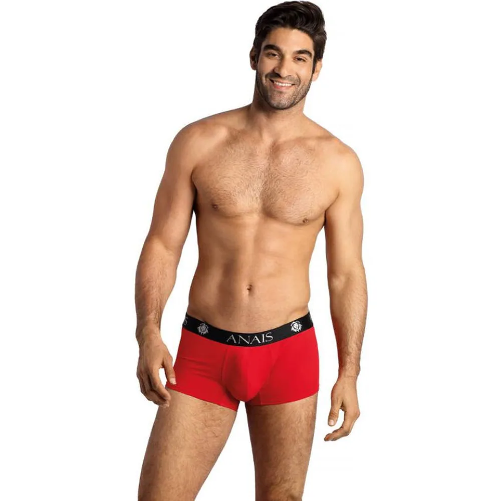 Boxer rouge uni avec bande élastique noire ANAIS, porté vue de face par un homme sur fond blanc