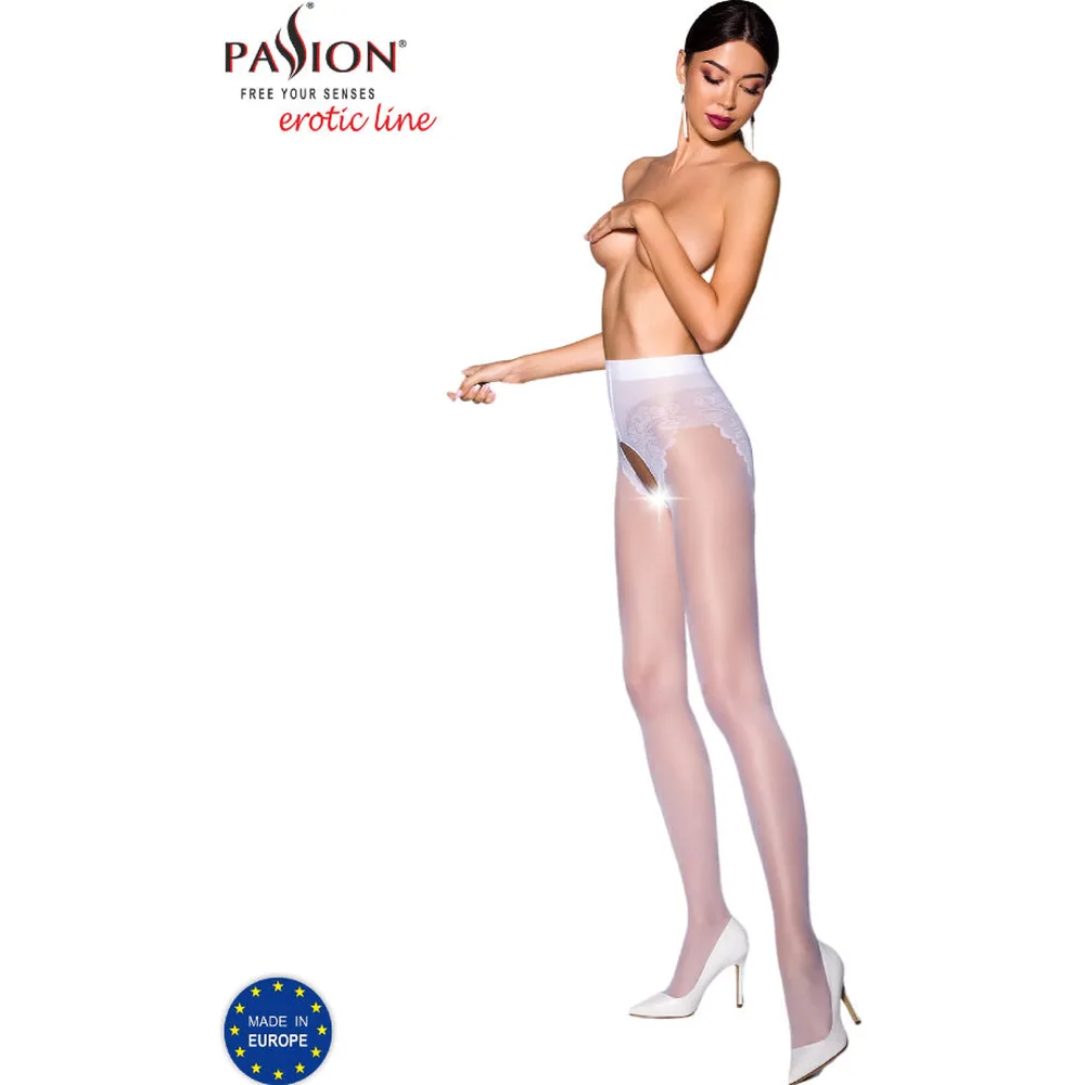 Collant blanc semi-transparent avec ouverture à l'entrejambe, porté avec des talons blancs sur fond blanc