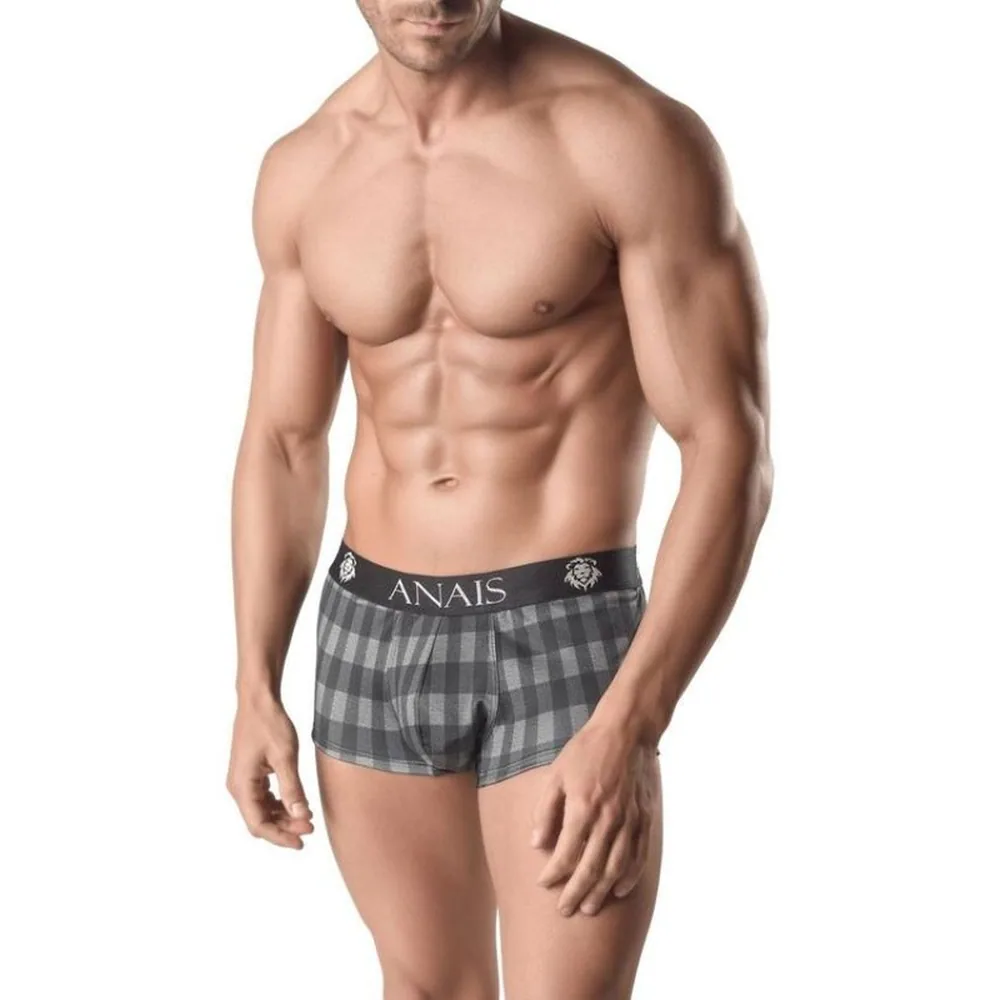 Boxer gris à carreaux, coupe sportive avec ceinture noire marquée ANAIS, porté par un homme