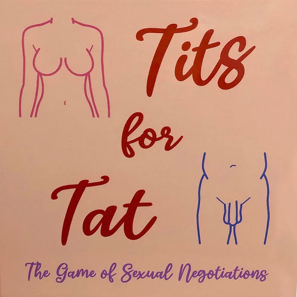 Boîte du jeu coquin Tits for Tat avec plateau de jeu en serpentin rose et noir, dés, cartes de négociation, et livrets de règles en français et espagnol