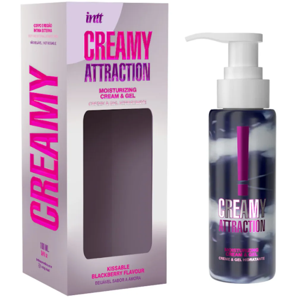 Flacon pompe de crème-gel Creamy Attraction à la mûre, liquide translucide bleu-violet avec bande magenta, pompe blanche, fond blanc