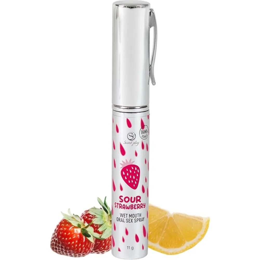 Spray oral en flacon blanc avec bouchon argenté, motifs de fraises roses et rouges, étiquette « Sour Strawberry » et « Wet Mouth Oral Sex Spray », 11 g