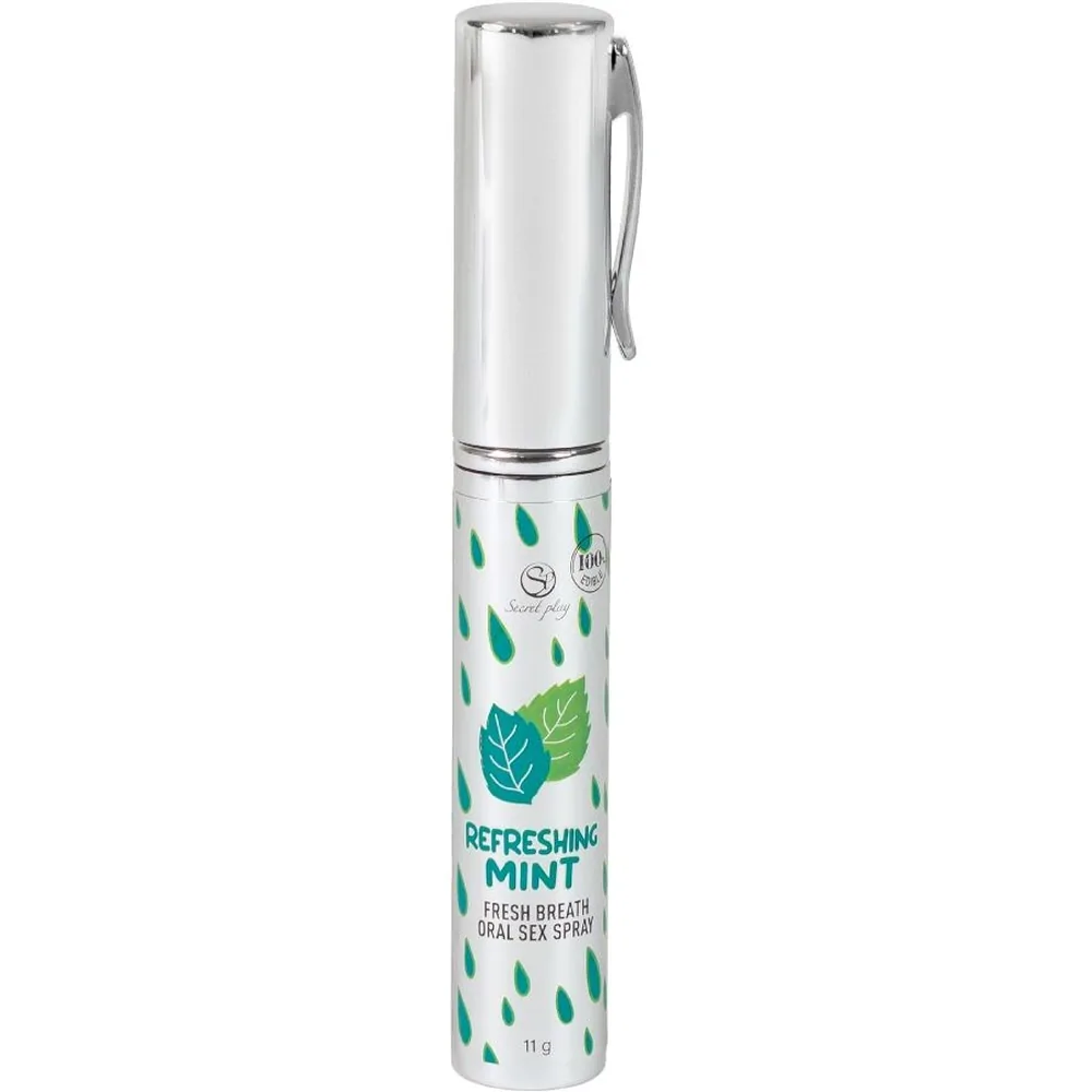 Spray buccal blanc et vert à la menthe, flacon cylindrique avec pompe et cordon, étiquette illustrée de feuilles, texte « Refreshing Mint Fresh Breath Oral Sex Spray » visible, 11g